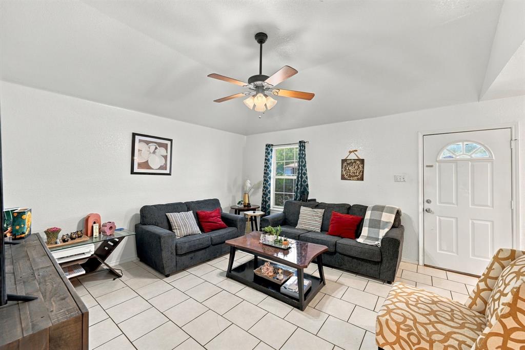 1307 Berry Drive, Cleburne, TX 76033