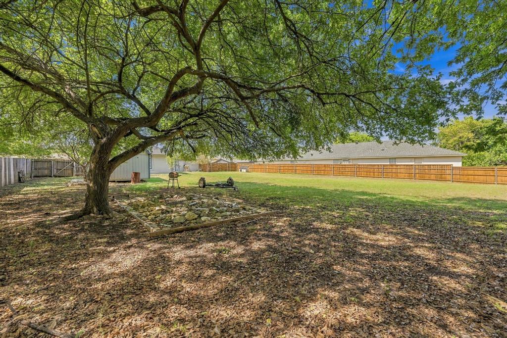 1307 Berry Drive, Cleburne, TX 76033