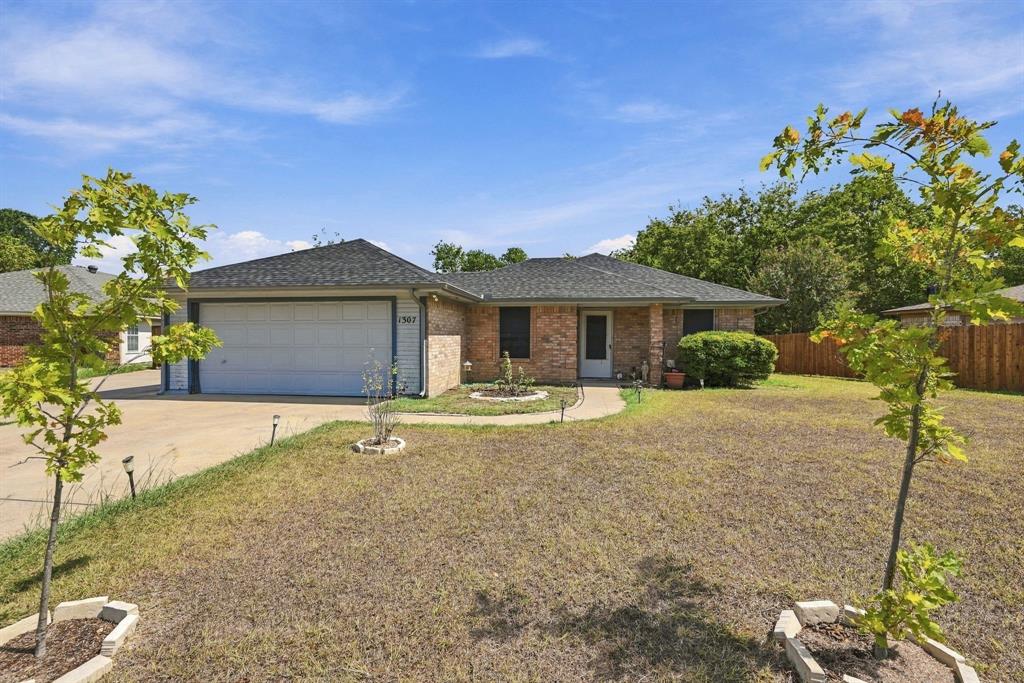 1307 Berry Drive, Cleburne, TX 76033