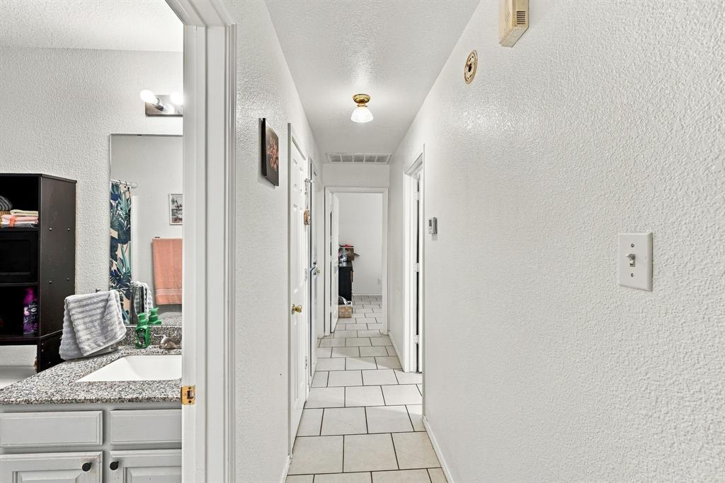 1307 Berry Drive, Cleburne, TX 76033