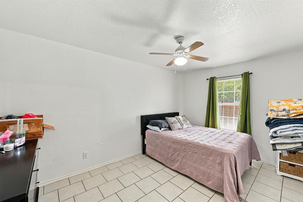 1307 Berry Drive, Cleburne, TX 76033