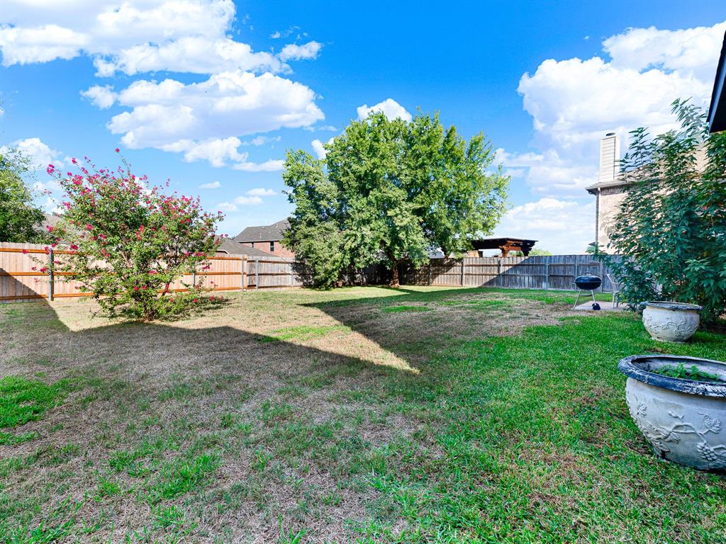 2328 Tawny Owl Road, Grand Prairie, TX 75052