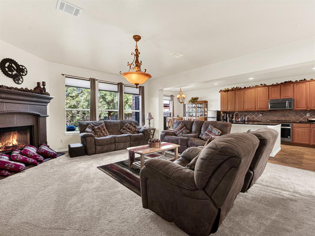 2328 Tawny Owl Road, Grand Prairie, TX 75052