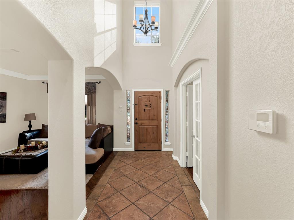 2328 Tawny Owl Road, Grand Prairie, TX 75052