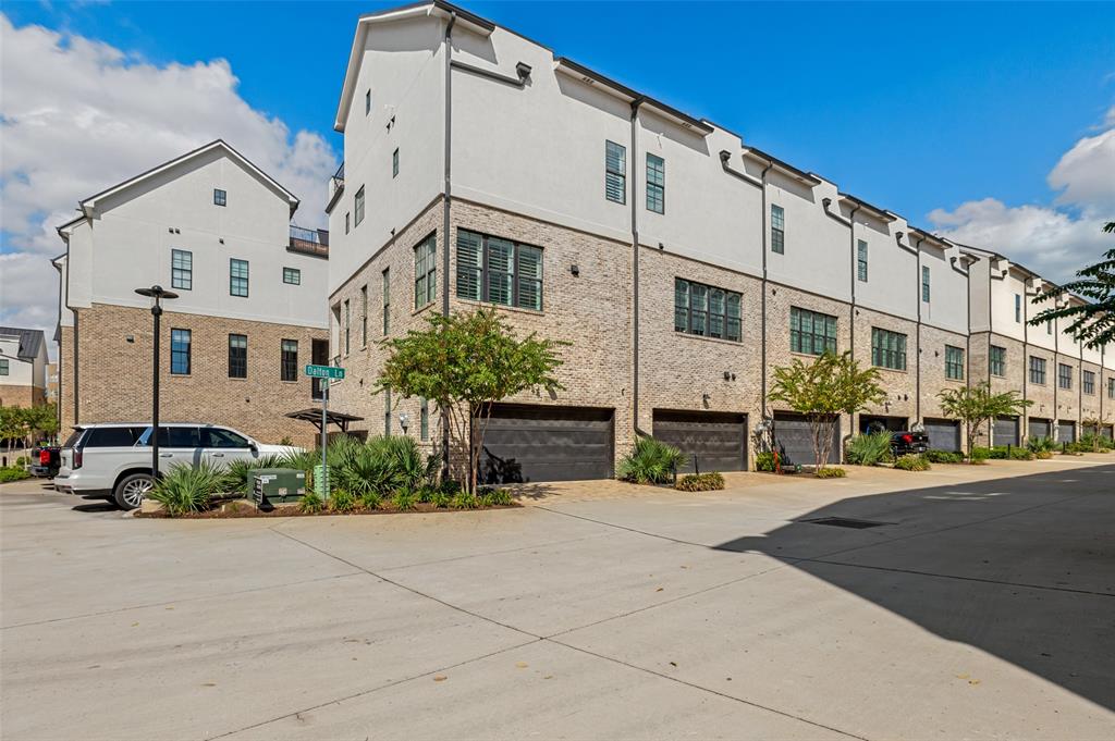 617 Dalton Lane, Irving, TX 75039