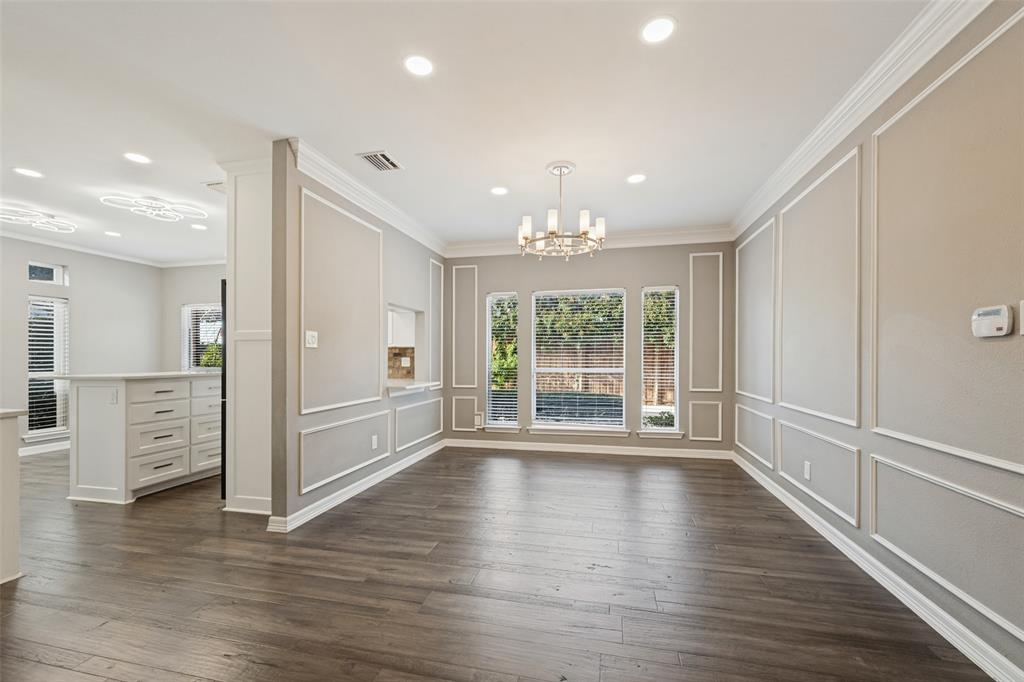 Imagining holidays in this dining room.