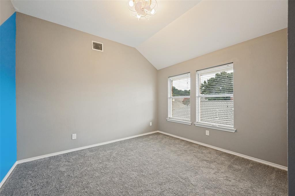 A 4th secondary bedroom.