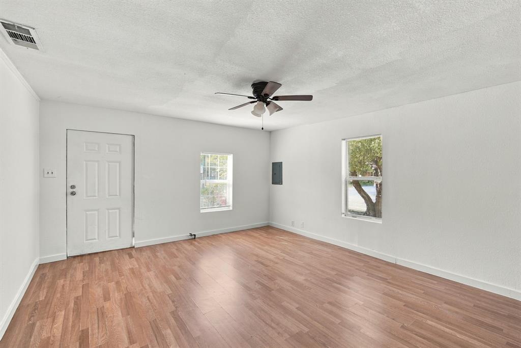 405 N Atlantic Street, #407, Cleburne, TX 76031