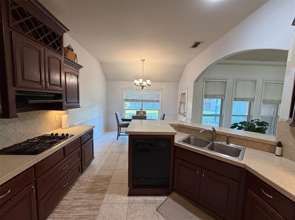 2127 Rana Park, Flint, TX 75762