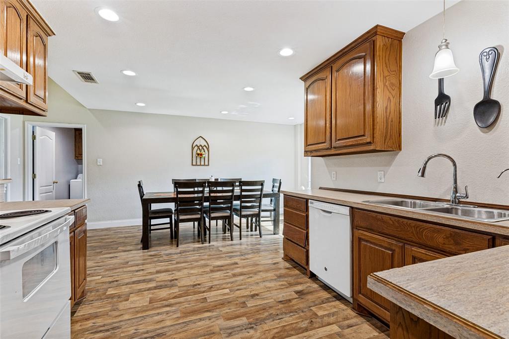 8525 County Road 528, Burleson, TX 76028