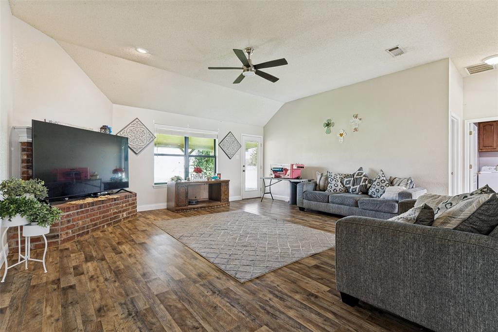 8525 County Road 528, Burleson, TX 76028