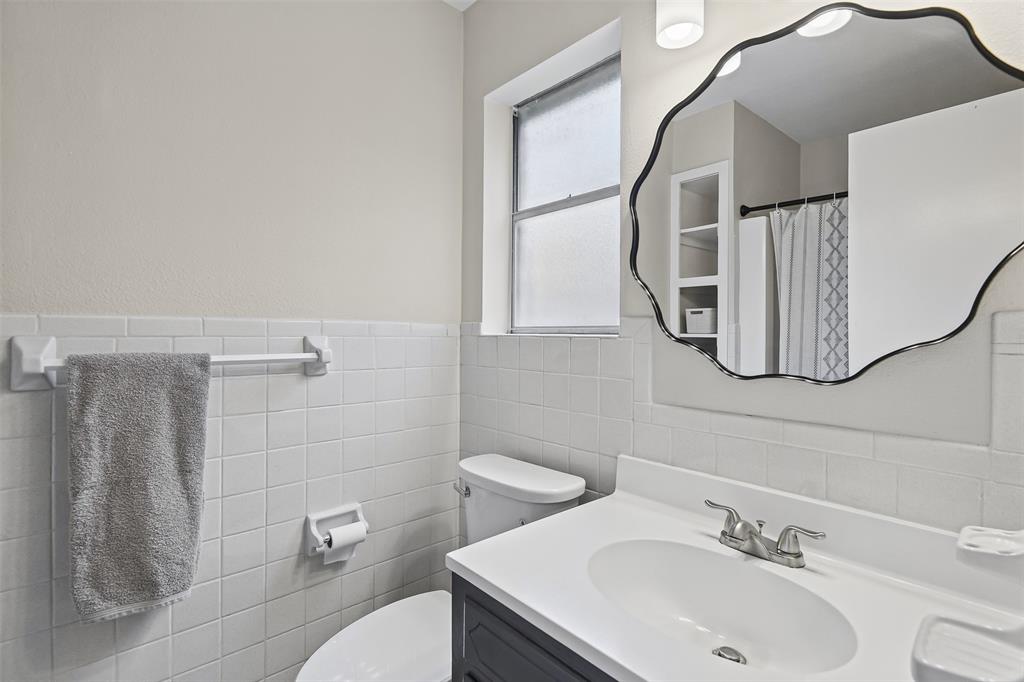 Primary Ensuite Bath