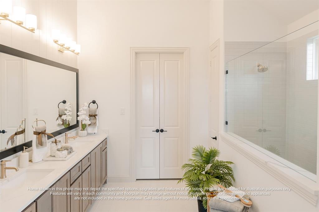 2119 Bond Street35