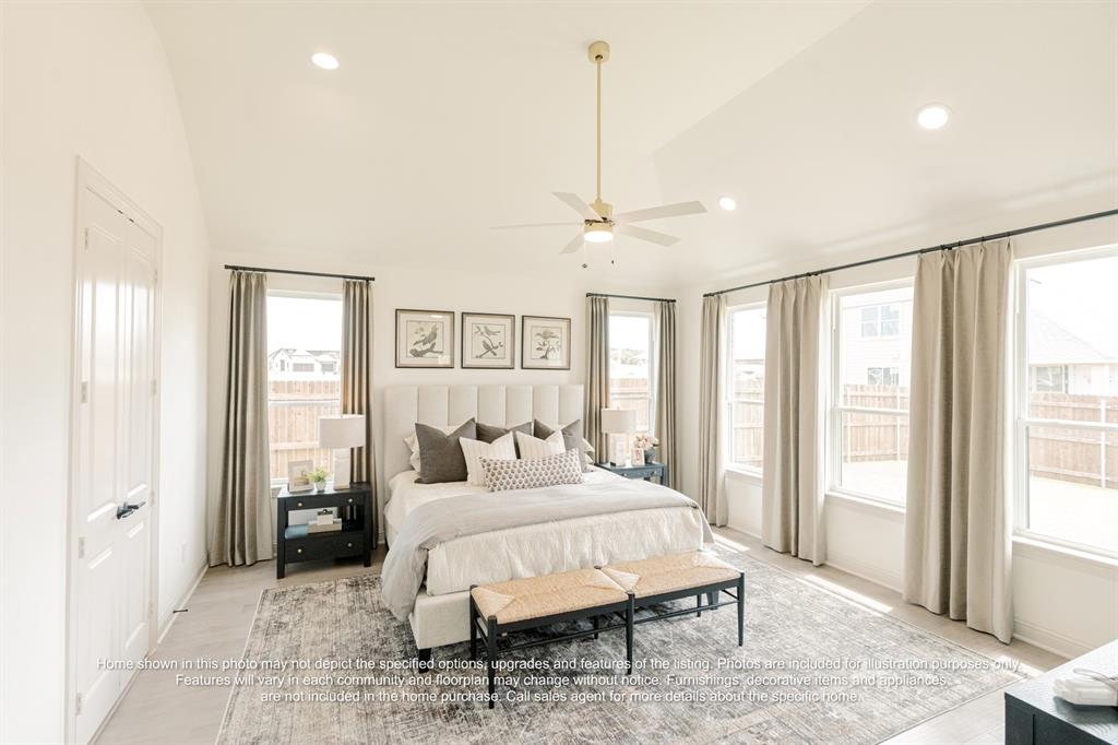 2119 Bond Street34