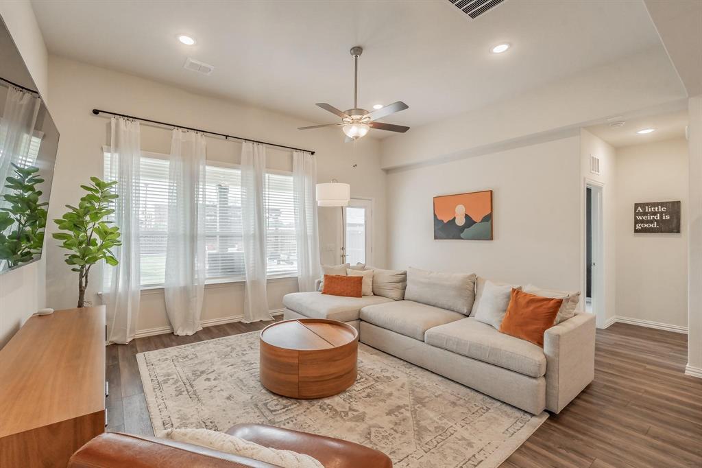 2725 Henson Lane, Garland, TX 75040