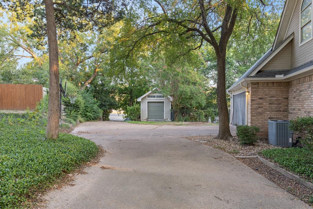 207 Westlane Circle, Woodway, TX 76712