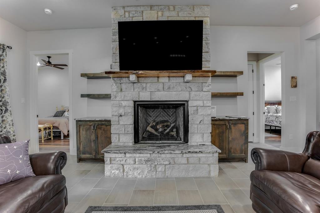 6015 Bonanza Drive, #D, Granbury, TX 76049