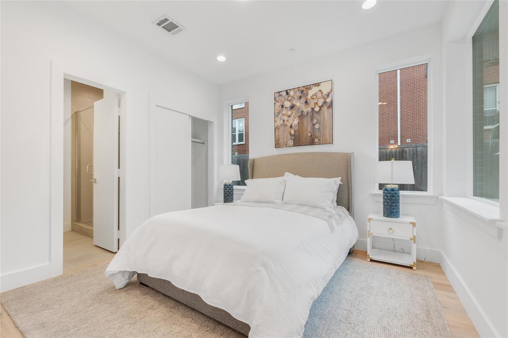 3915 N Hall Street, #302, Dallas, TX 75219