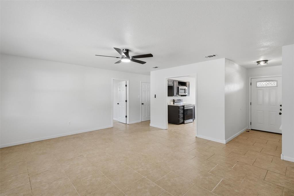 706 Shady Grove Drive, Granbury, TX 76049