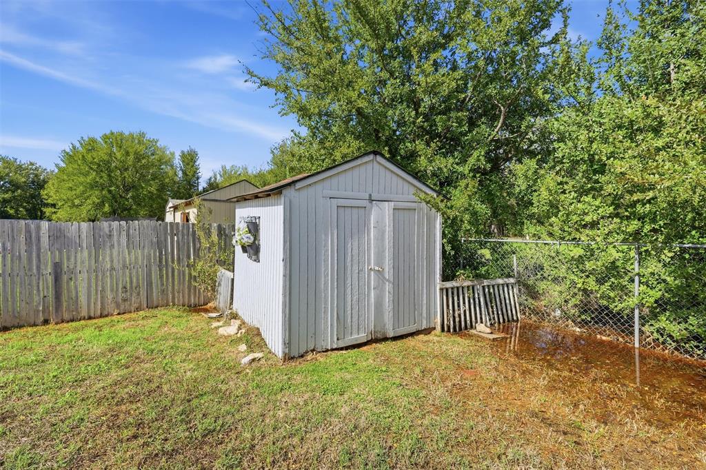 706 Shady Grove Drive, Granbury, TX 76049