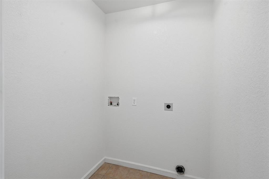 706 Shady Grove Drive, Granbury, TX 76049