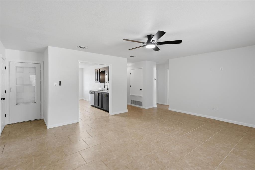 706 Shady Grove Drive, Granbury, TX 76049