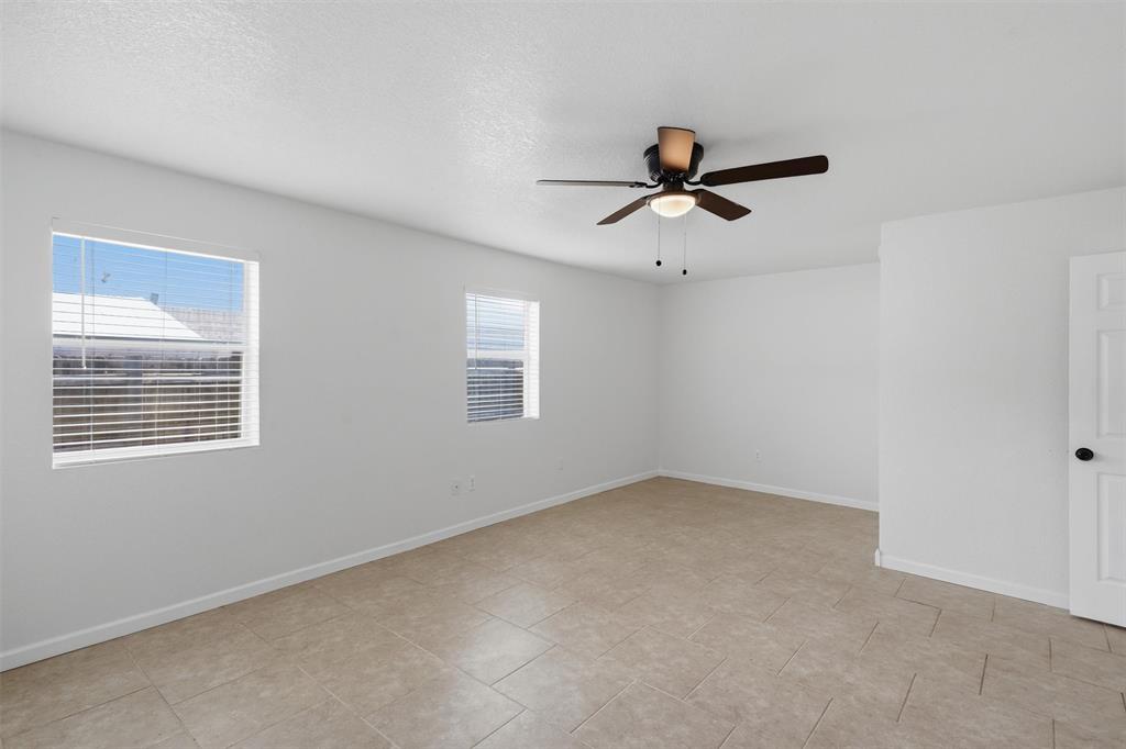 706 Shady Grove Drive, Granbury, TX 76049