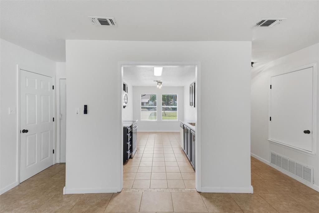 706 Shady Grove Drive, Granbury, TX 76049