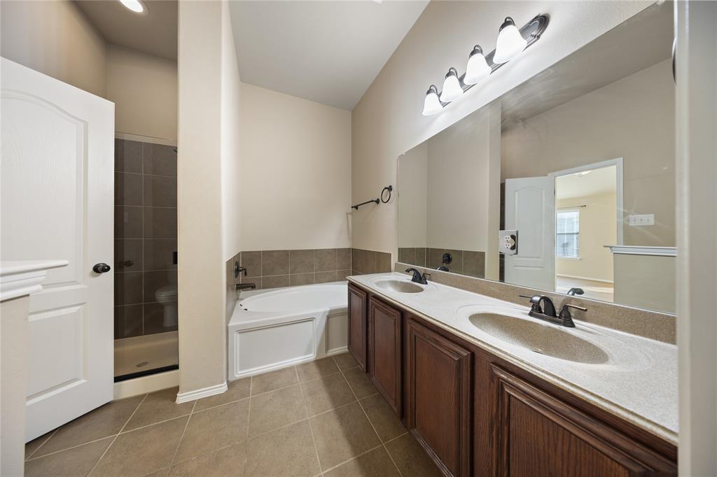 5124 Hidden Knolls Drive, McKinney, TX 75071