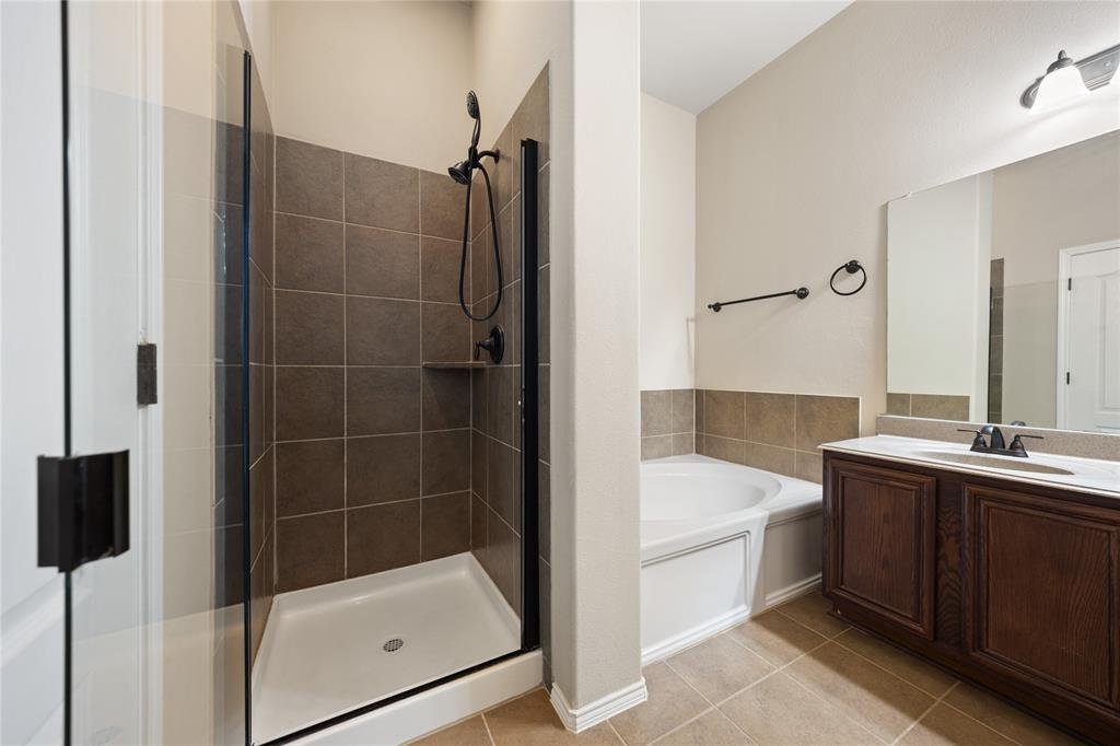 5124 Hidden Knolls Drive, McKinney, TX 75071