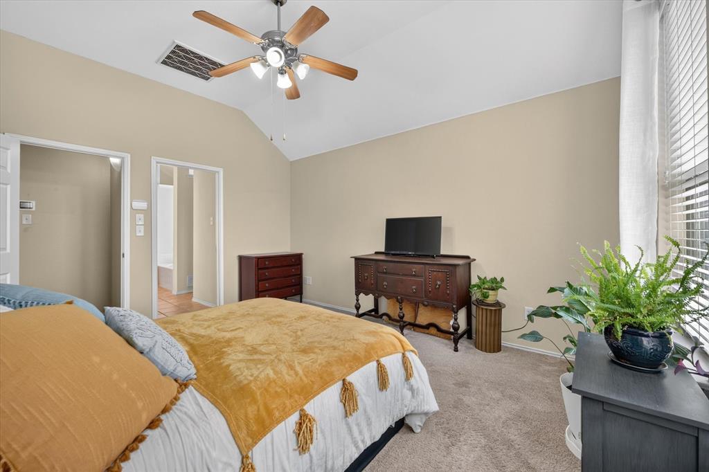 5717 Southern Hills Drive, North Richland Hills, TX 76180