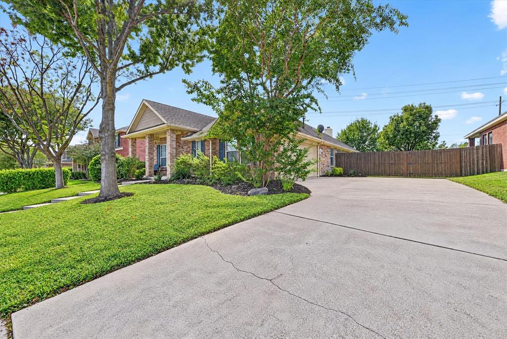 5717 Southern Hills Drive, North Richland Hills, TX 76180