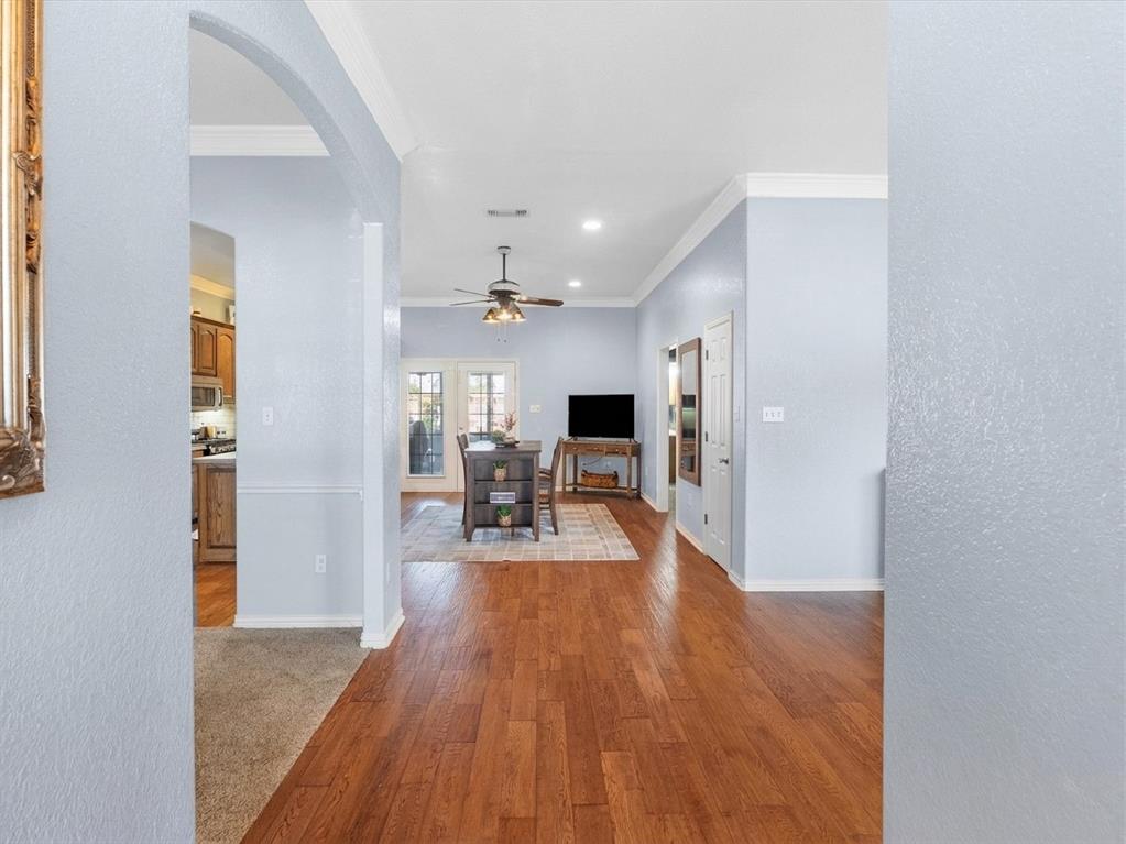 Glistening hardwoods welcome you home!