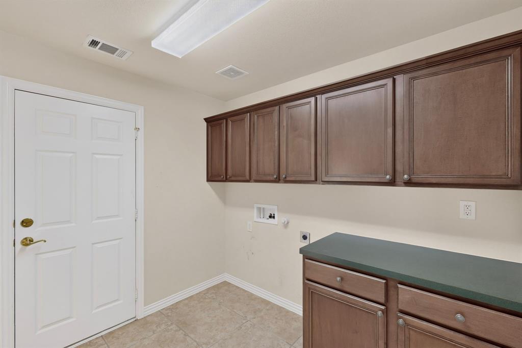 9900 Hanford Drive, Denton, TX 76207