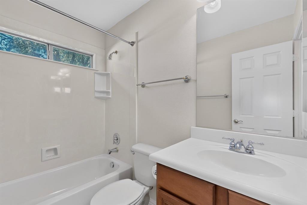 9900 Hanford Drive, Denton, TX 76207