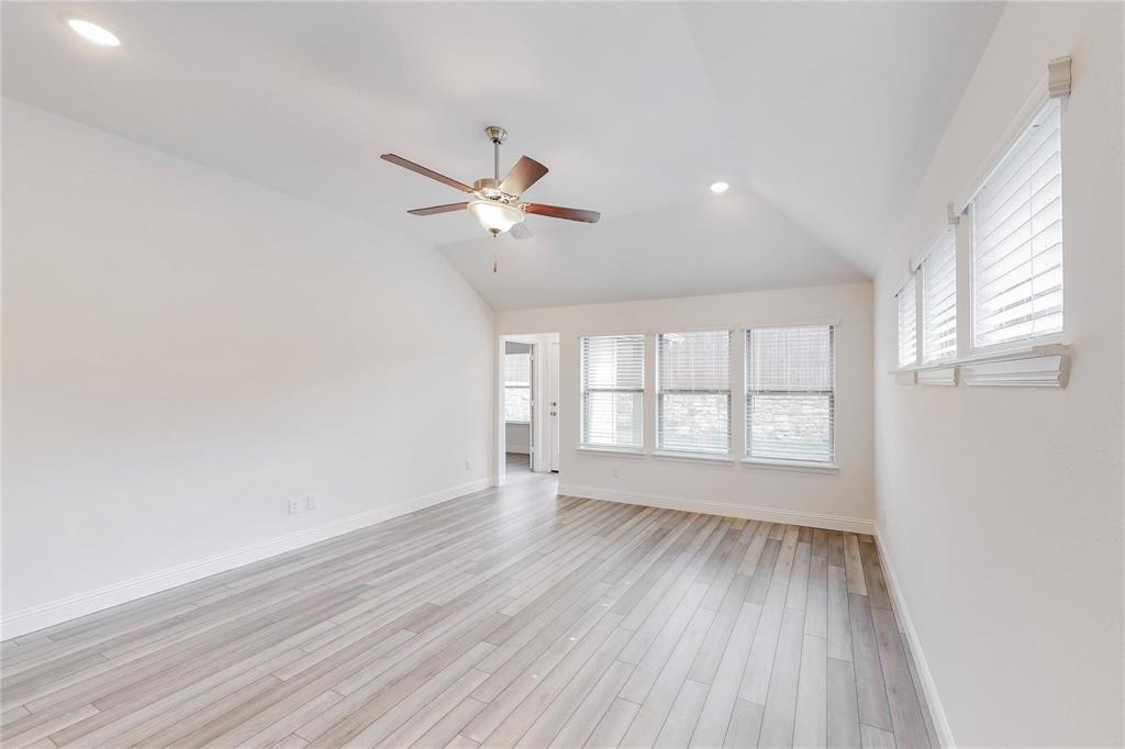 272 Tallgrass Drive, Lavon, TX 75166