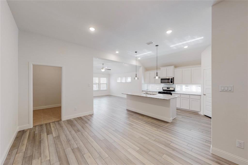 272 Tallgrass Drive, Lavon, TX 75166