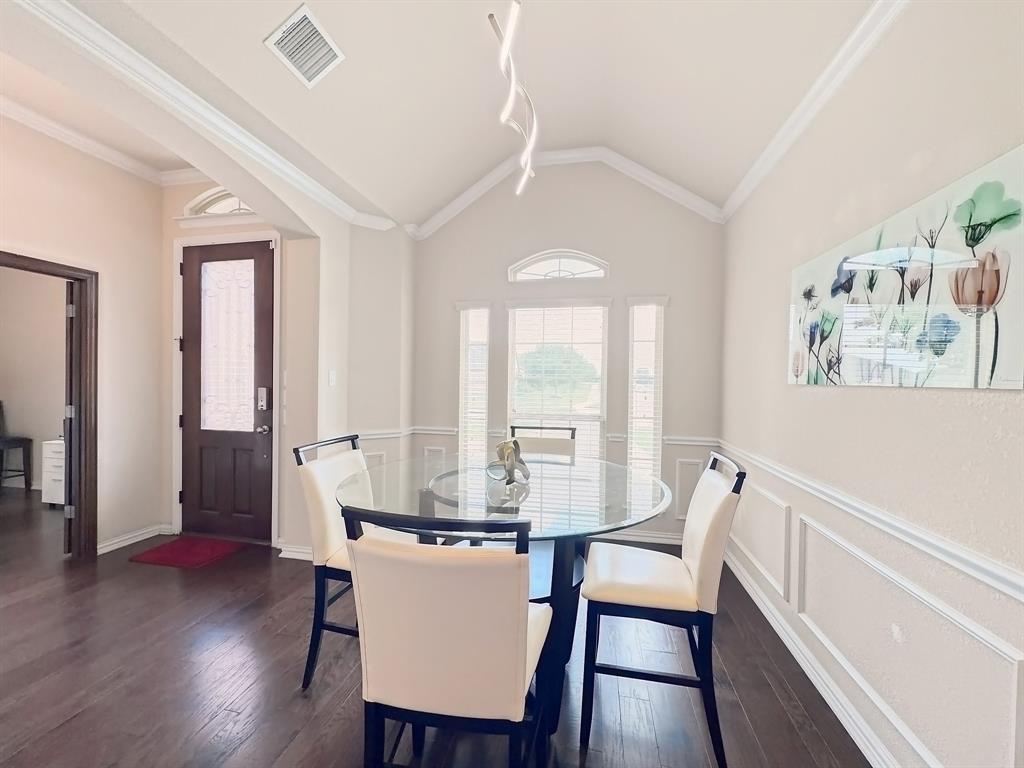 717 Keswick Drive, DeSoto, TX 75115