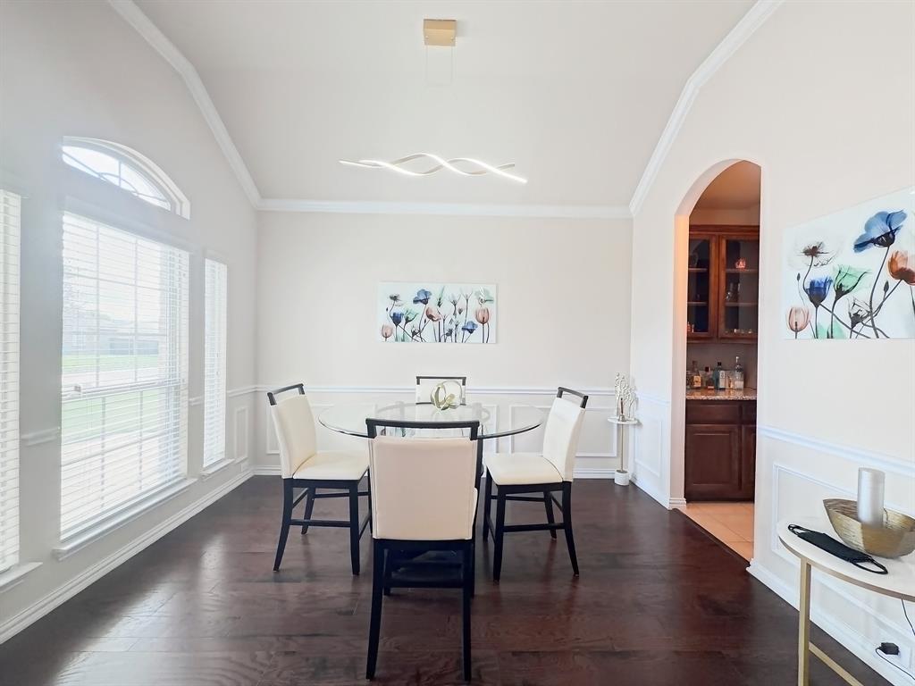 717 Keswick Drive, DeSoto, TX 75115