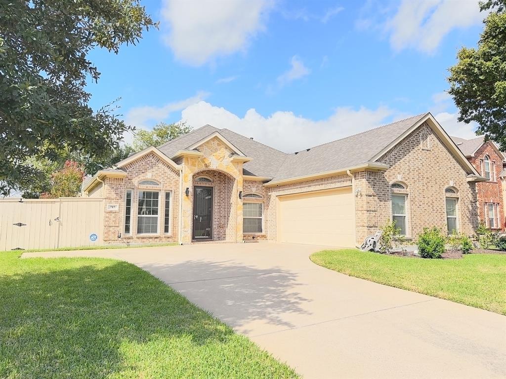 717 Keswick Drive, DeSoto, TX 75115