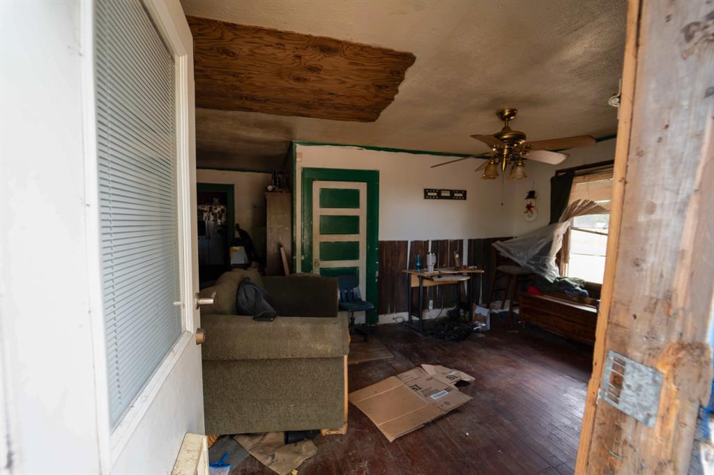 304 Lawrence Street, Talco, TX 75487