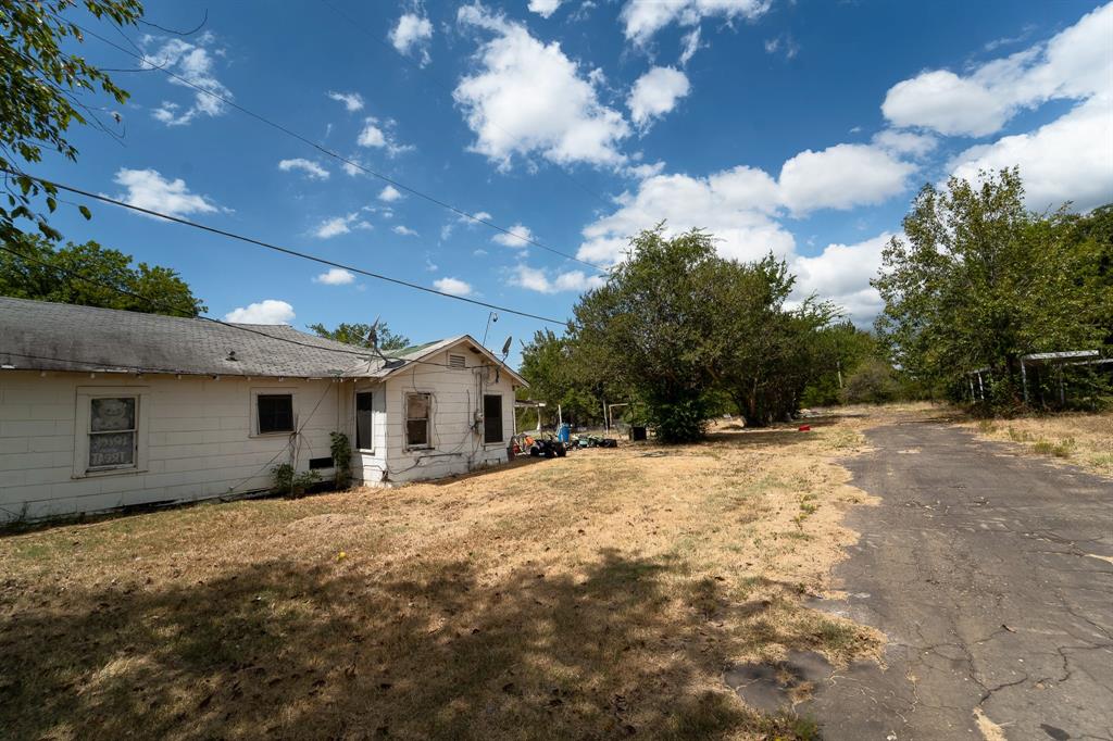 304 Lawrence Street, Talco, TX 75487