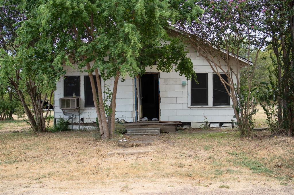 304 Lawrence Street, Talco, TX 75487