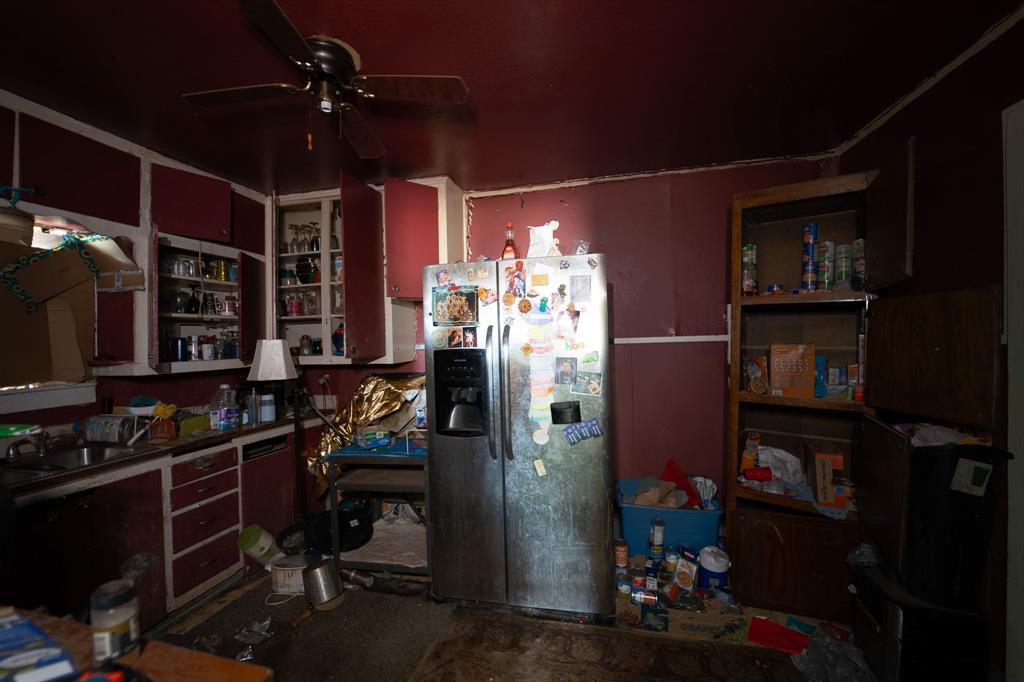 304 Lawrence Street, Talco, TX 75487