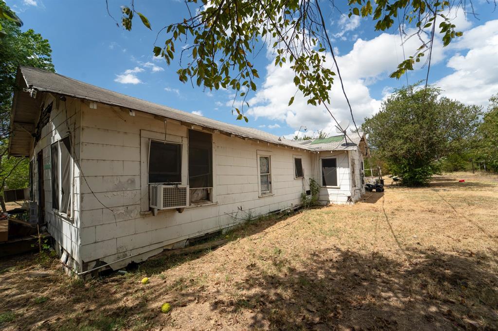 304 Lawrence Street, Talco, TX 75487