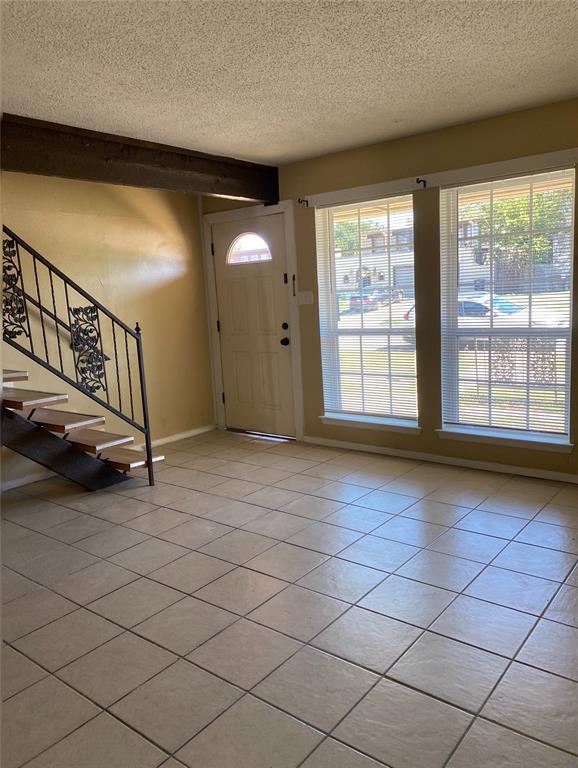 6340 Walraven Circle, Fort Worth, TX 76133
