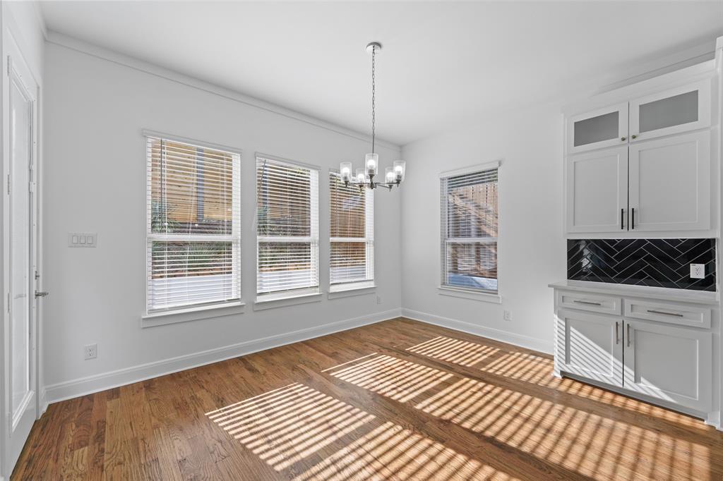 1320 Compton Street, Dallas, TX 75203