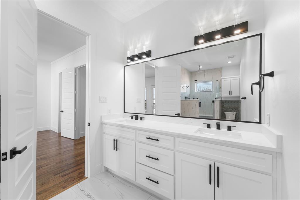 1320 Compton Street, Dallas, TX 75203