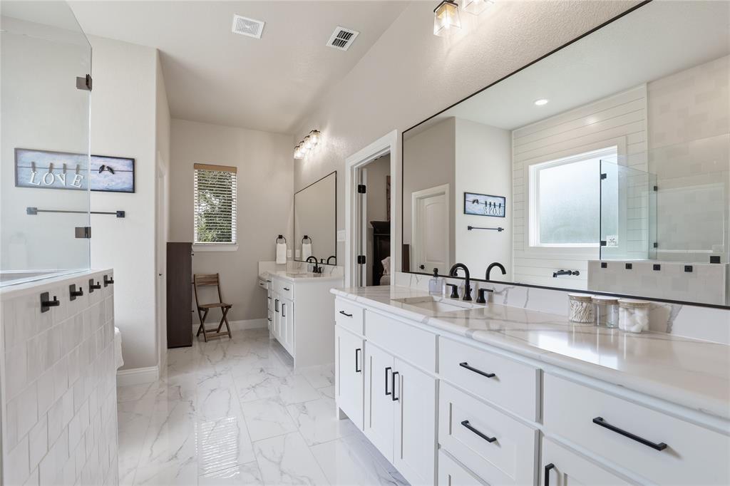 308 Constitution Court, Weatherford, TX 76088