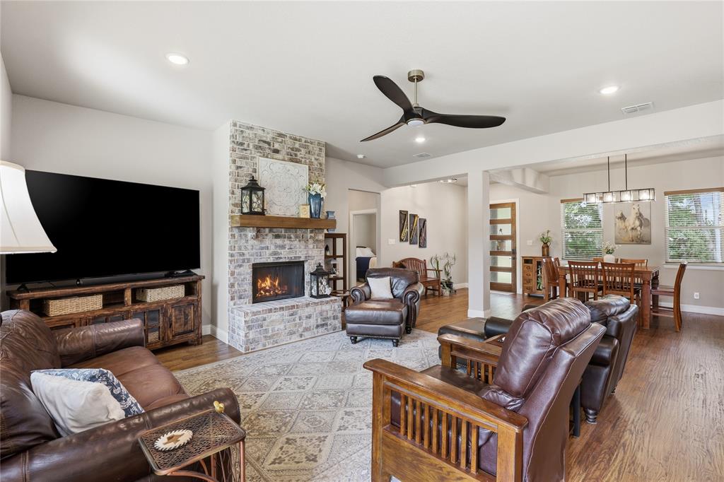 308 Constitution Court, Weatherford, TX 76088